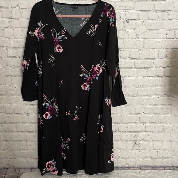 NWOT! Torrid Floral Dress - Picture 9 of 10